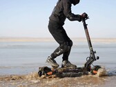 A e-scooter KuKirin G2 Master é adequada para off-roading. (Fonte da imagem: KuKirin)