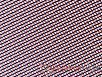 A camada de vidro Gorilla é um pouco espessa e, portanto, as cores não estouram tanto quanto normalmente estourariam em um iPad ou smartphone high-end