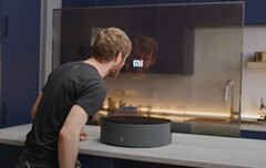 A Mi TV Lux parece ótima, mas não é tão utilizável assim. (Fonte da imagem: Linus Tech Tips)