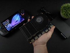 A fonte de alimentação da eGPU é quase tão grande quanto a própria unidade. (Fonte da imagem: ETA Prime)