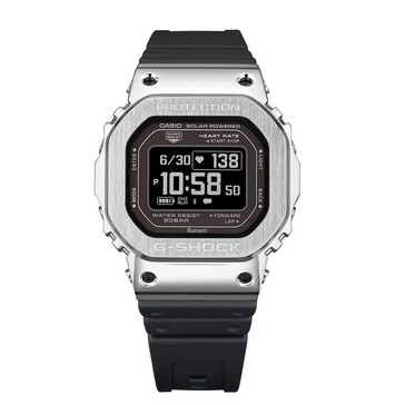 Casio G-Shock GM-H5600-1 com caixa de metal prateada e LCD invertido.