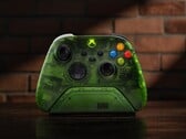 A Base de Carregamento Ultimate da 8BitDo para controles do Xbox possui o mesmo verde translúcido do Xbox original/