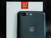 O OnePlus 5 pode agora ser atualizado com segurança para Android 10, aparentemente. (Fonte da imagem: AndroidPIT)