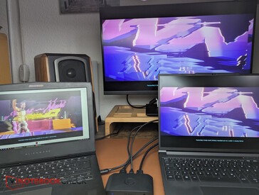 O Stream links ist wenige Bilder verzögert, aber das Passthrough oben ist on time
