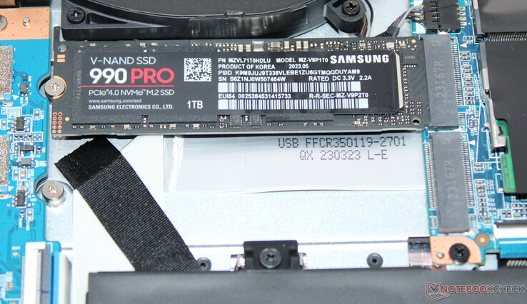 O Apex pode acomodar dois SSDs.