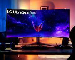 O UltraGear 45GR95QE é um dos primeiros monitores de jogos grandes, curvos, 240 Hz e OLED. (Fonte de imagem: LG)