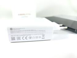 O carregador do 11T Pro com tecnologia HyperCharge