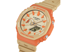 A colaboração Casio G-Shock x Maison Kitsuné GA-2110MK-5A, retratada em um fundo branco. (Fonte da imagem: Casio)