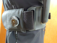 O botão ajusta a tensão. (Fonte da imagem: Notebookcheck)