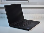 Máxima eficiência: O Lenovo ThinkPad T14s Gen 6 mostra por que o Lunar Lake é a escolha perfeita para laptops empresariais, na foto: Lenovo ThinkPad T14s Gen 6 (Fonte da imagem: Benjamin Herzig/Notebookcheck.com)