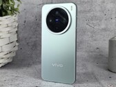 O Vivo X200 FE é a versão indiana do Vivo X200 Pro Mini (foto). (Fonte da imagem: Notebookcheck)