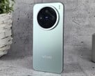 O Vivo X200 FE é a versão indiana do Vivo X200 Pro Mini (foto). (Fonte da imagem: Notebookcheck)
