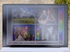 Ao ar livre, com céu nublado