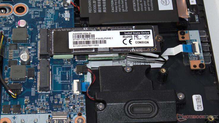 O computador pode acomodar dois SSDs PCIe 4