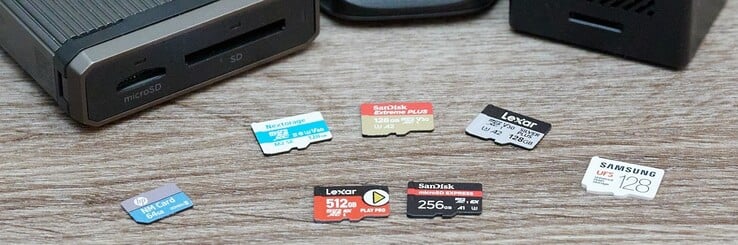 O campo de teste: Dois cartões MicroSD Express contra três cartões UHS. O Sony Tough não está presente, pois foi usado para fotografar. Fora do campo: Dois formatos de cartão de memória comparativamente novos que não conseguiram se impor. (Fonte d