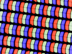 O monitor LC usa uma matriz clássica de subpixel RGB que consiste em um diodo emissor de luz vermelho, um azul e um verde.