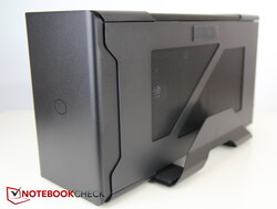 O MasterCase EG200, fornecido pelo Cooler Master.