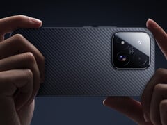 O Xiaomi 17 Max custa a partir de US$ 632 na China. Na foto: uma imagem promocional mostrando a configuração da câmera do telefone.