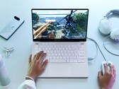 O novo ROG Zephyrus G14 tem um trackpad maior do que seu predecessor, entre outras mudanças. (Fonte da imagem: ASUS)
