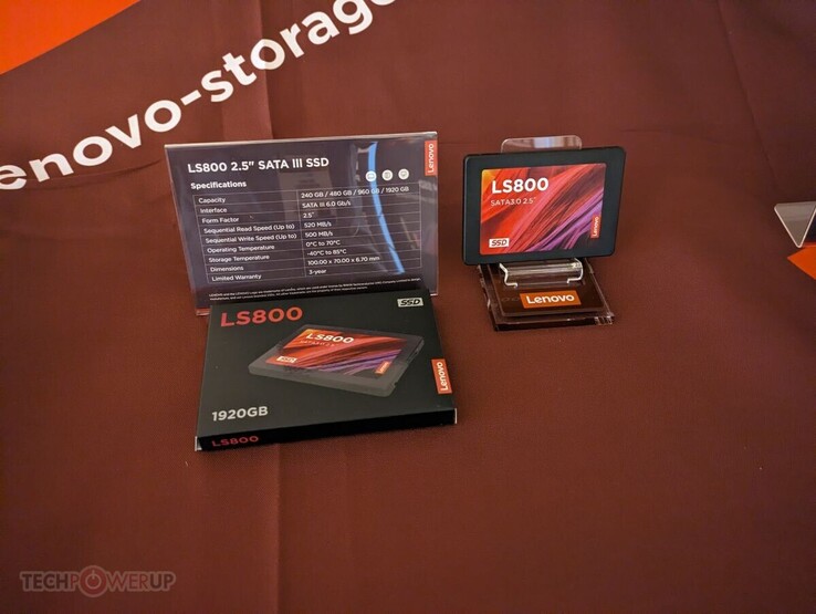 SSD LS800 SATA III (Fonte da imagem: TechPowerUp)