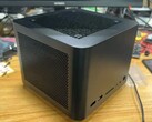 O próximo mini PC da FEVM terá um gabinete muito maior com poderosos gráficos do laptop RTX 4090. (Fonte da imagem: metalsojin2 via Reddit)
