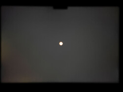 Quase não há sangramento da luz de fundo