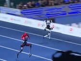 Os chineses Tiangong Ultra (à direita) e Honor Lightning (à esquerda) bateram o recorde mundial dos 100 metros de Usain Bolt.