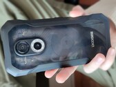 Doogee S61 Pro com tampa traseira transparente (Fonte: Própria)