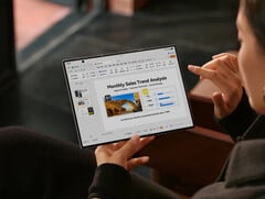 O Mate XTs pode ser usado em três posturas graças à tela contínua. (Fonte da imagem: Huawei)