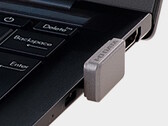 O pen drive I-O Data SSPJ-UTC fica bem alinhado com a porta USB-C. (Fonte da imagem: I-O Data)