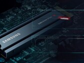 A Samsung vem provocando um misterioso novo SSD com as frases "Ultimate SSD" e "Champion Maker". (Fonte da imagem: Samsung - editado)