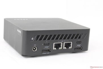 Parte traseira: Adaptador CA, USB-C Thunderbolt 4 com DisplayPort 1.4 + Power Delivery, 2x RJ-45 (10 Gbps), USB-C Thunderbolt 4 com DisplayPort 1.4, 2x HDMI 2.1