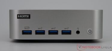 Geekom A9 Max - Conexões na parte frontal
