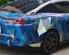Protótipo camuflado do BYD Han de 3ª geração, fotografado pela comunidade de fãs da BYD, Di Fen Zhi Jia