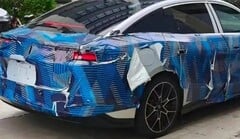 Protótipo camuflado do BYD Han de 3ª geração, fotografado pela comunidade de fãs da BYD, Di Fen Zhi Jia