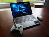 Análise do laptop Medion Erazer Beast 16 X1: RTX 5090 gamer com refrigeração a água opcional