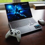 Análise do laptop Medion Erazer Beast 16 X1: RTX 5090 gamer com refrigeração a água opcional