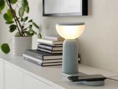 A lâmpada portátil IKEA BETTORP LED tem uma base com duas almofadas de carga sem fio de 5 W. (Fonte de imagem: IKEA)