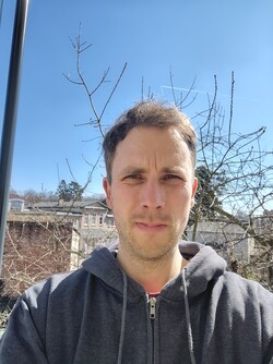 Selfie com a câmera frontal de 16 MP