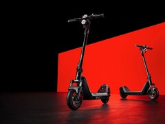 As e-scooters NIU KQi 300P e KQi 300X estarão disponíveis para pré-encomenda a partir de 31 de janeiro. (Fonte da imagem: NIU)