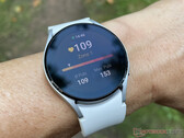 Você não deve atualizar o Galaxy Watch4 ou Galaxy Watch4 Classic para uma versão de firmware terminada em 'GVI3'. (Fonte de imagem: NotebookCheck)