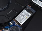 O SSD da YMTC no Lenovo ThinkBook 14 G9 IPL.