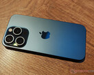 O iPhone 15 Pro pode ser o último modelo a apresentar câmeras telefoto 3x e ultra grande angular de 12 MP. (Fonte da imagem: Notebookcheck)