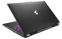 O novo AORUS 17X conta com o processador de laptop Intel de 16 núcleos. (Fonte de imagem: Gigabyte)