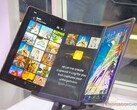 A primeira dobradura tripla da Samsung, provavelmente chamada de Galaxy G Fold, poderia mais uma vez ser exclusiva da China e da Coreia do Sul. (Fonte da imagem: Alexander Fagot, Notebookcheck)