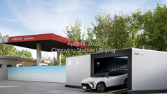 A parceria NIO-Sinopec combina trocas de baterias e carregamento EV em postos de gasolina (imagem: NIO/YouTube)