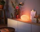O abajur de mesa Philips Hue Flourish