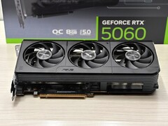 A RTX 5060. (Fonte da imagem: Sebastian Badev via Notebookcheck) 