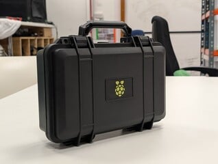 A Raspberry Pi escolheu um estojo resistente no estilo Pelican para seu próprio cyberdeck.