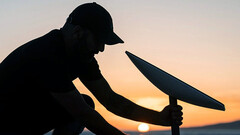 Instalação do kit de roaming Starlink (imagem: SpaceX)